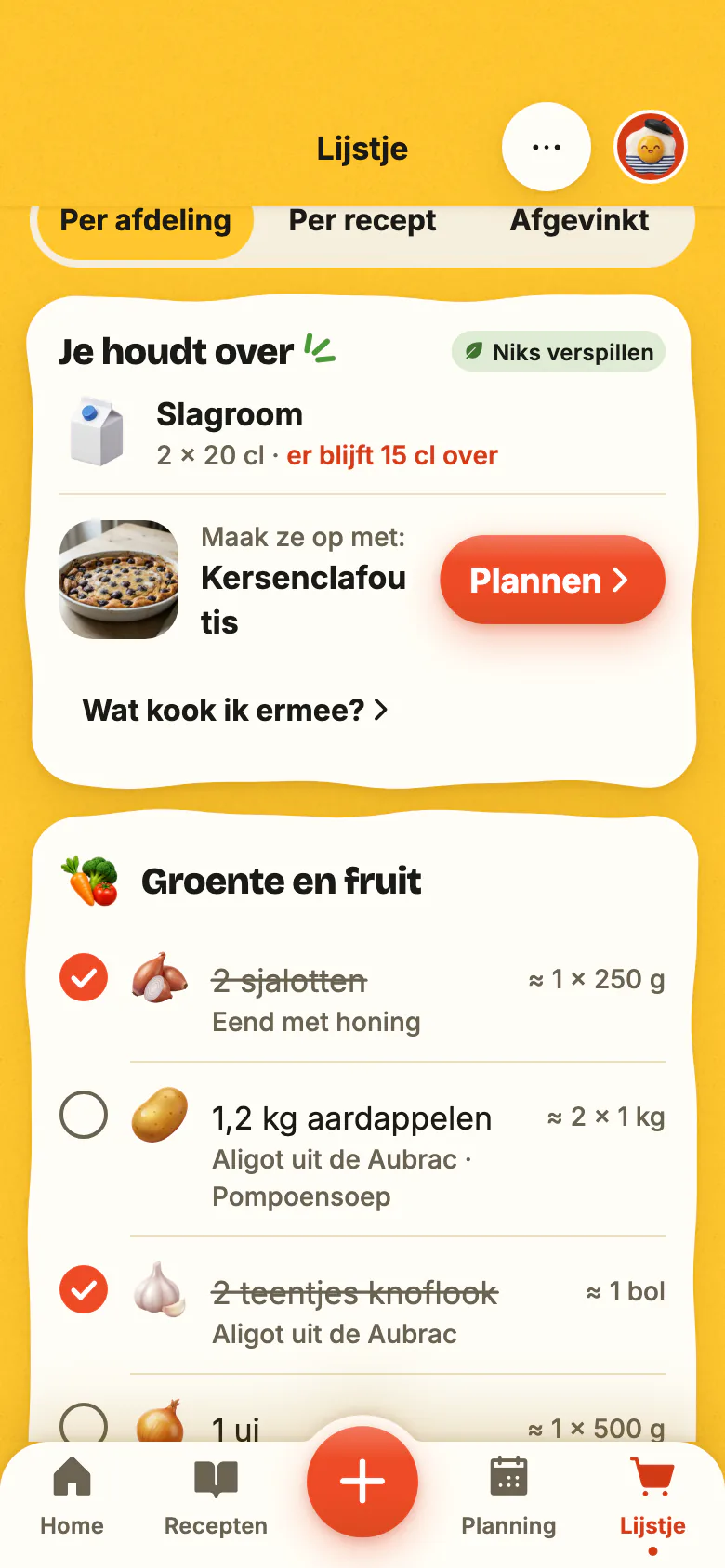 De boodschappenlijst van Yumclip, per afdeling: producten een voor een afgevinkt, dan “Je houdt over” en het recept dat de rest opmaakt.