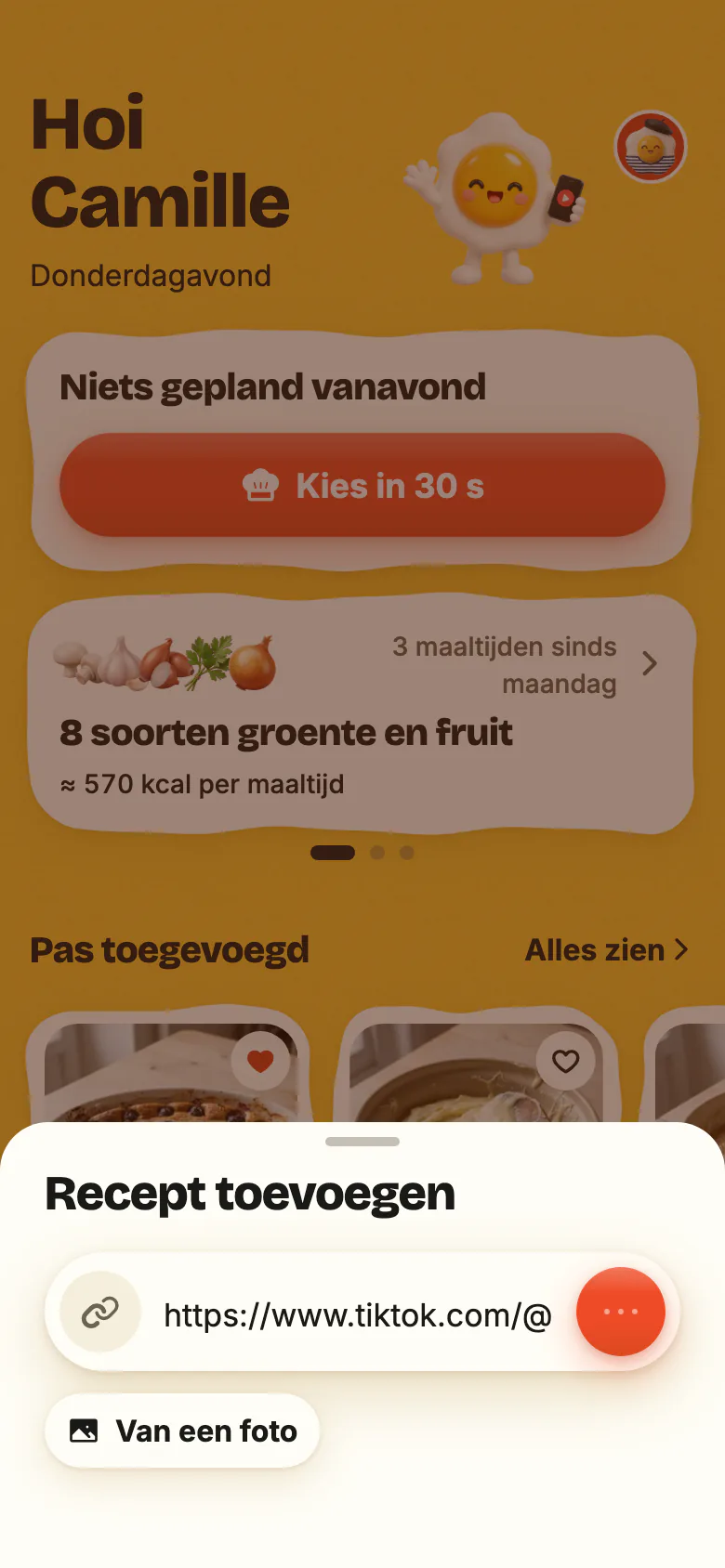 Het startscherm van Yumclip: een receptlink in het veld geplakt, het importeren dat vordert, dan het nieuwe recept dat binnenkomt.